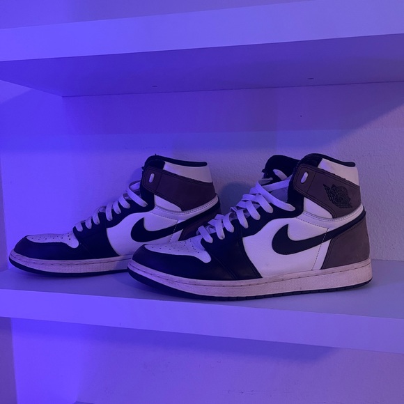 Nike Black and White Sneakers Classic Style